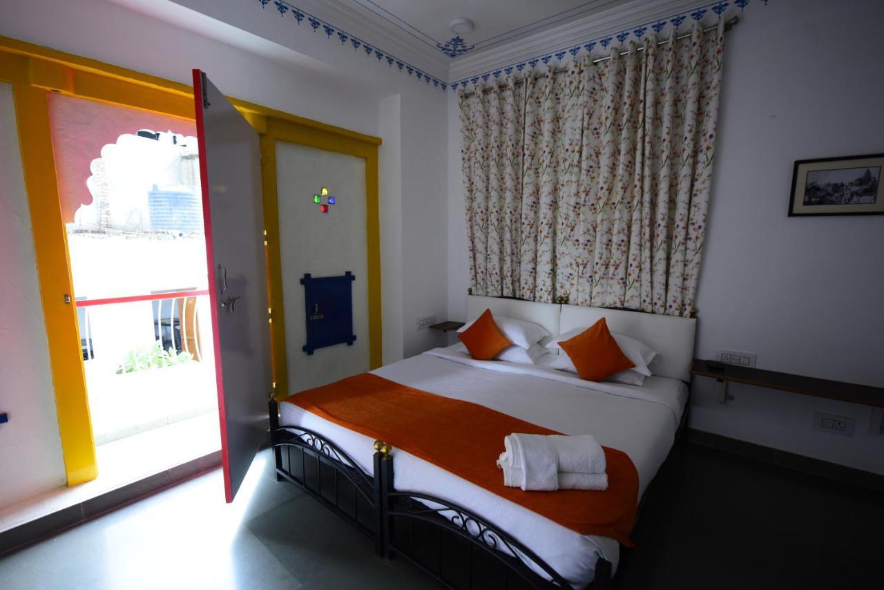 Hotel Udai Niwas By The Lake أُودايبور المظهر الخارجي الصورة
