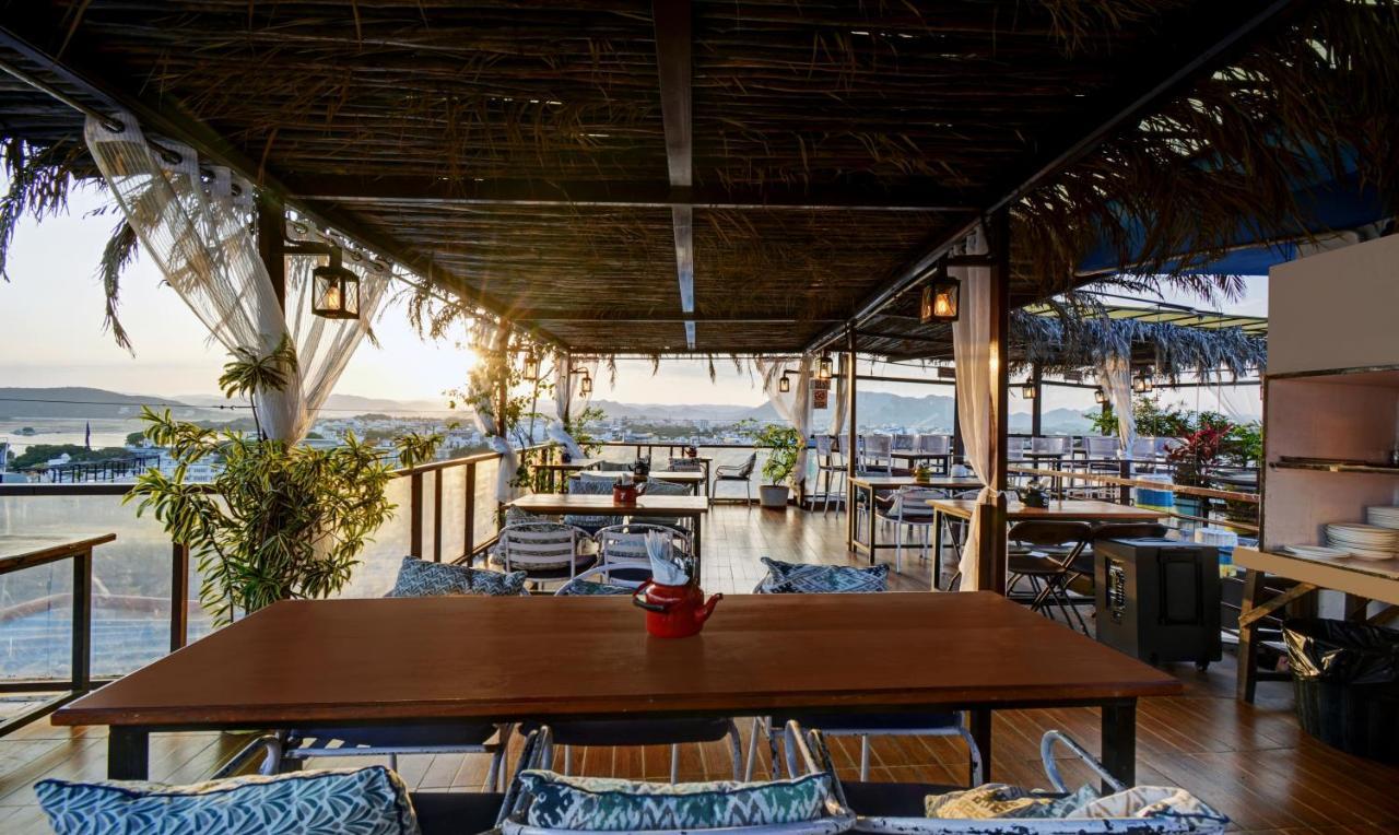 Hotel Udai Niwas By The Lake أُودايبور المظهر الخارجي الصورة